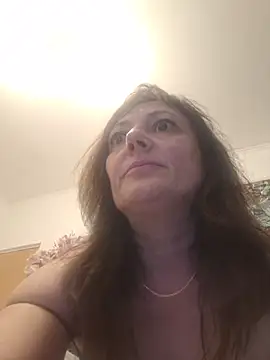 Snapshot of SaraGina chatting on April 5, 2026, 8:39 pm SaraGina online show from April 5, 2026, 8:39 pm