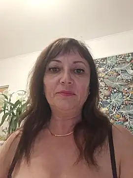 Snapshot of SaraGina chatting on April 19, 2026, 9:06 pm SaraGina online show from April 19, 2026, 9:06 pm