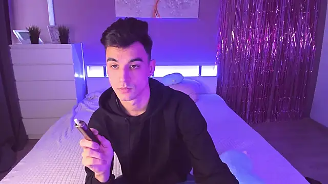 Snapshot of Slendy_Knox chatting on February 17, 2026, 1:51 pm Slendy Knox online show from February 17, 2026, 1:51 pm