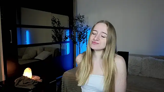 Oxy Foxie online show from May 10, 2026, 8:58 pm