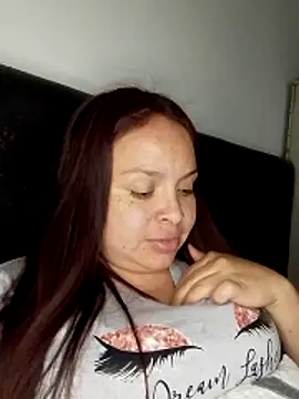 Snapshot of Liz1993 chatting on February 17, 2026, 3:03 am Liz1993 online show from February 17, 2026, 3:03 am