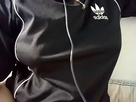 Snapshot of taigaakko chatting on April 14, 2026, 2:01 pm taigaakko online show from April 14, 2026, 2:01 pm