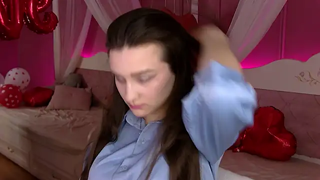 Snapshot of MelissaNeals chatting on February 17, 2026, 1:18 pm MelissaNeals online show from February 17, 2026, 1:18 pm