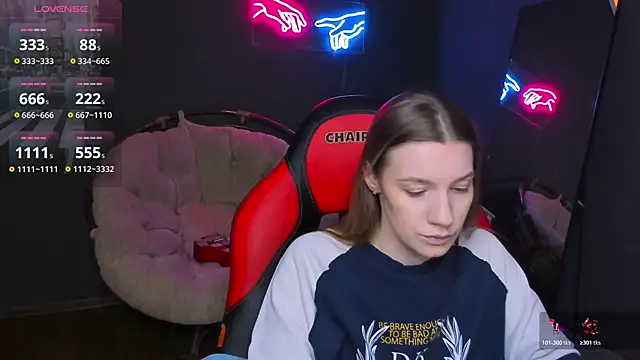 Vanessa  Lui online show from April 3, 2026, 4:16 pm