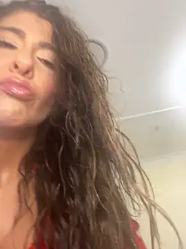 Snapshot of Bayrose chatting on February 16, 2026, 5:36 am Bayrose online show from February 16, 2026, 5:36 am