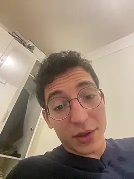 Snapshot of mnt1sks chatting on February 19, 2026, 12:28 am mnt1sks online show from February 19, 2026, 12:28 am