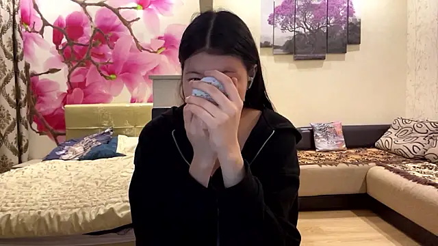 Snapshot of MaeRaads chatting on March 16, 2026, 6:34 pm MaeRaads online show from March 16, 2026, 6:34 pm