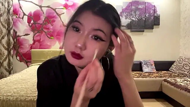 Snapshot of MaeRaads chatting on March 23, 2026, 6:34 pm MaeRaads online show from March 23, 2026, 6:34 pm