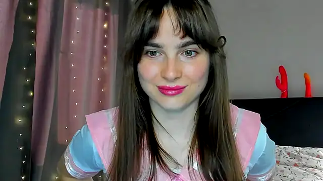 Snapshot of megann_fox2 chatting on May 5, 2026, 1:30 pm megann fox2 online show from May 5, 2026, 1:30 pm