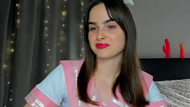 Snapshot of megann_fox2 chatting on May 10, 2026, 4:23 pm megann fox2 online show from May 10, 2026, 4:23 pm