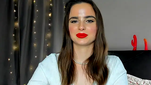 Snapshot of megann_fox2 chatting on May 22, 2026, 3:06 pm megann fox2 online show from May 22, 2026, 3:06 pm