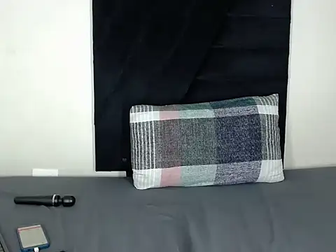 Snapshot of Loyal_Sashaa chatting on March 4, 2026, 1:44 am Loyal Sashaa online show from March 4, 2026, 1:44 am