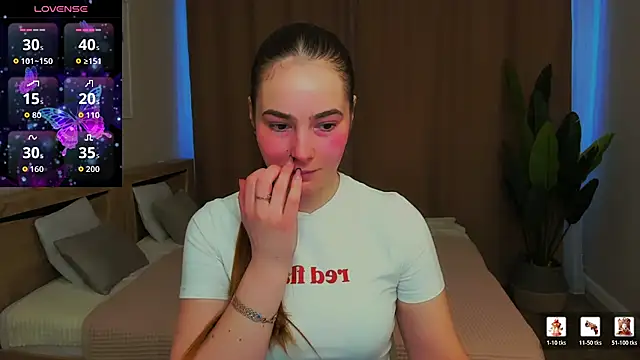 Snapshot of Maddy_Wood_ chatting on March 4, 2026, 8:42 am Maddy Wood online show from March 4, 2026, 8:42 am