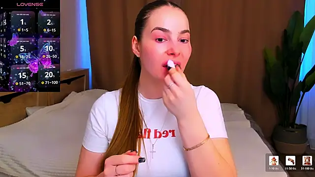 Snapshot of Maddy_Wood_ chatting on March 15, 2026, 10:21 am Maddy Wood online show from March 15, 2026, 10:21 am