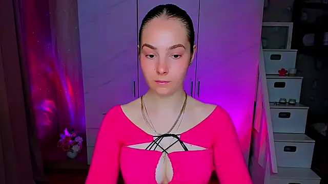 Maddy Wood  online show from May 11, 2026, 2:12 pm