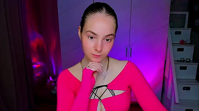 Maddy Wood  online show from May 11, 2026, 2:45 pm