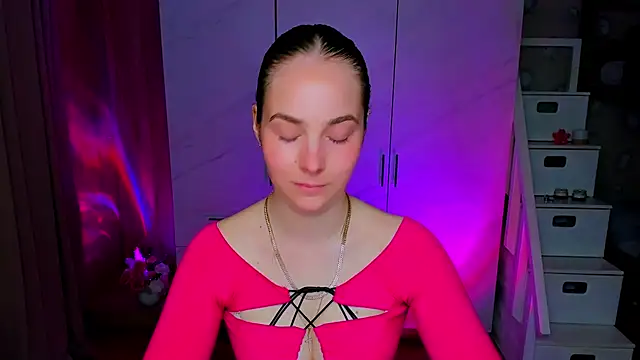 Maddy Wood  online show from May 11, 2026, 4:15 pm