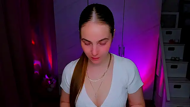 Maddy Wood  online show from May 15, 2026, 3:30 pm