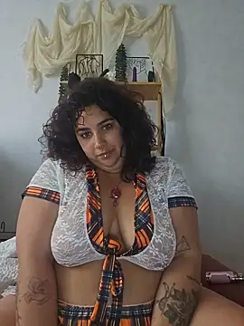 Snapshot of Deesse_luna chatting on April 28, 2026, 8:08 am Deesse luna online show from April 28, 2026, 8:08 am