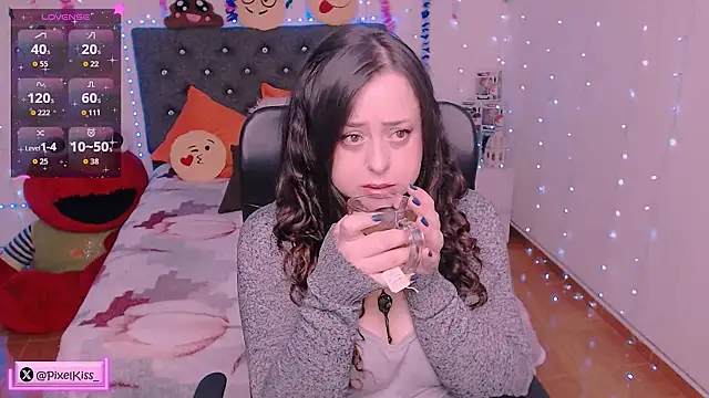 PixelKiss  online show from May 20, 2026, 9:59 am