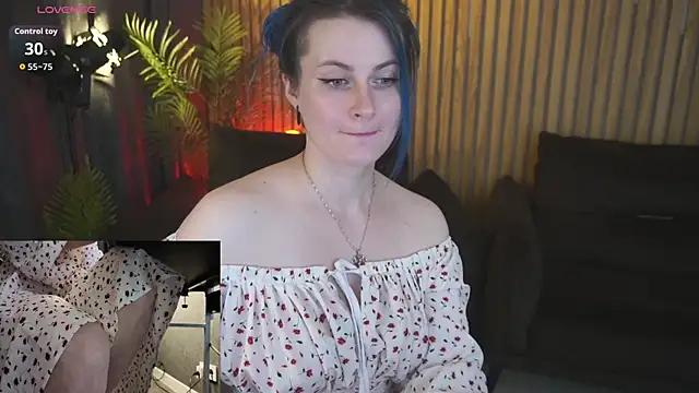 Snapshot of AlisaGracee chatting on May 15, 2026, 12:45 pm AlisaGracee online show from May 15, 2026, 12:45 pm