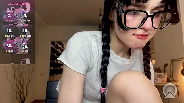 alicelanei online show from May 18, 2026, 7:31 pm