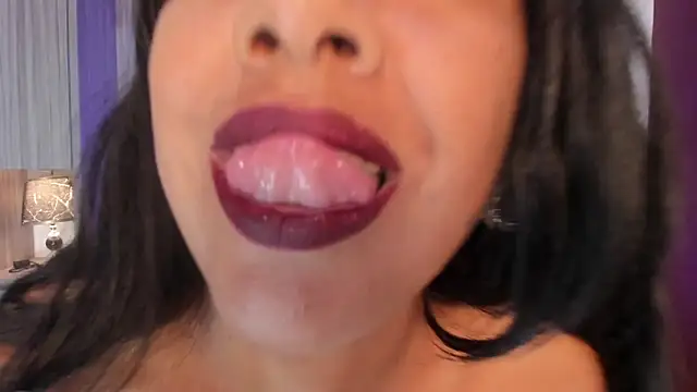 Snapshot of AllieBennet chatting on March 30, 2026, 7:48 pm AllieBennet online show from March 30, 2026, 7:48 pm