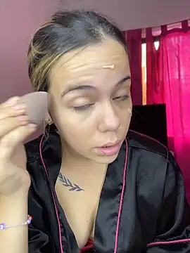 estefasinclair online show from April 22, 2026, 6:20 pm