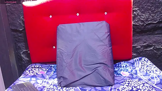 Snapshot of violet_angel13 chatting on April 14, 2026, 2:45 pm violet angel13 online show from April 14, 2026, 2:45 pm