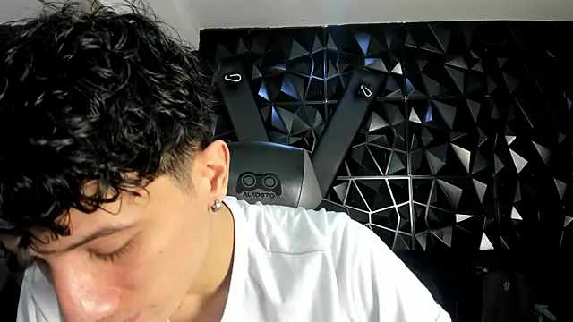 Snapshot of Angel_St1 chatting on July 1, 2026, 5:42 am Angel St1 online show from July 1, 2026, 5:42 am