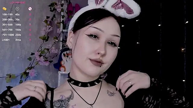 Snapshot of ThoraHaring chatting on April 7, 2026, 4:35 am ThoraHaring online show from April 7, 2026, 4:35 am