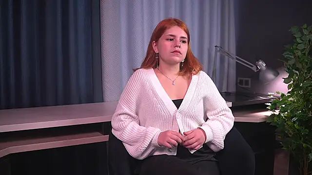 JamieBugna online show from February 18, 2026, 3:57 am