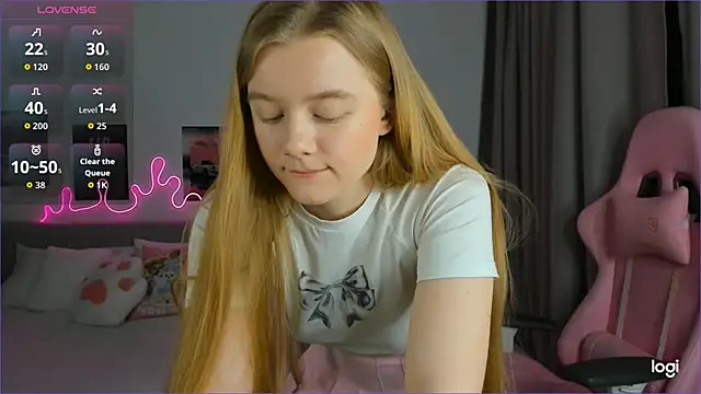 EvaRaee online show from February 21, 2026, 3:18 am