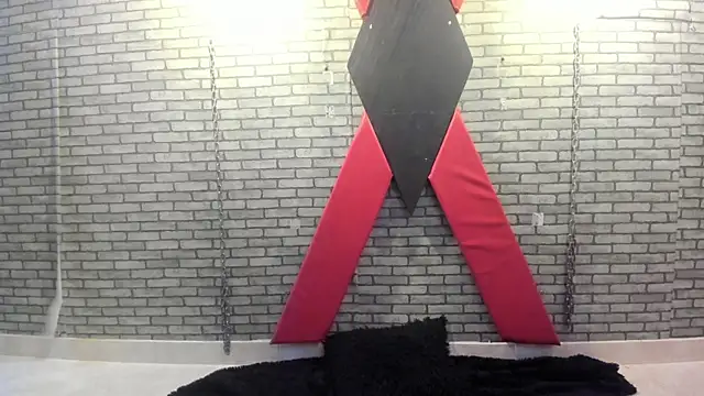 hillary bigbutt online show from May 21, 2026, 10:11 am