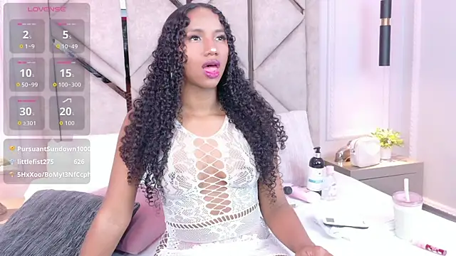 Snapshot of Chloe-Rose- chatting on April 3, 2026, 4:32 am Chloe-Rose- online show from April 3, 2026, 4:32 am