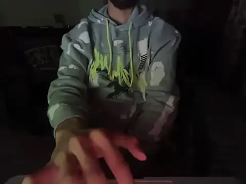 Snapshot of Robyne_xx chatting on March 4, 2026, 5:30 pm Robyne xx online show from March 4, 2026, 5:30 pm