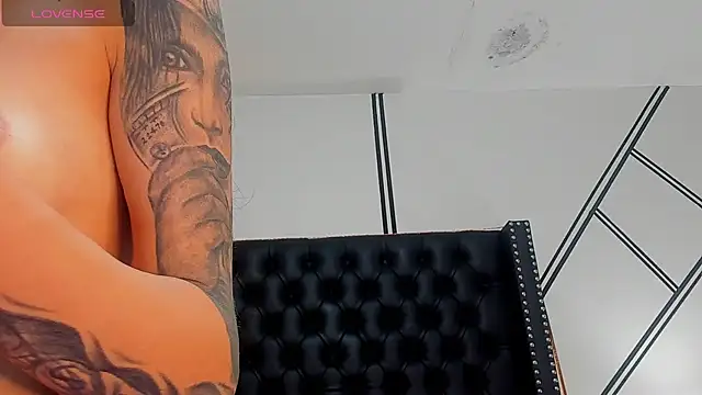 evangeline valencia online show from February 19, 2026, 9:33 pm