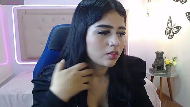mila quin online show from April 28, 2026, 7:52 pm