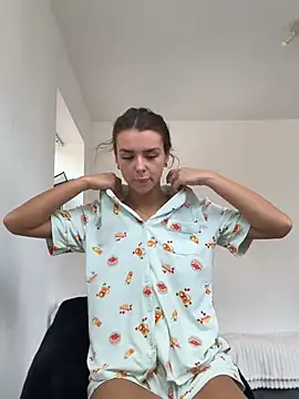 Amberbanxx online show from June 5, 2026, 9:15 am