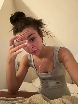Amberbanxx online show from June 10, 2026, 9:35 pm