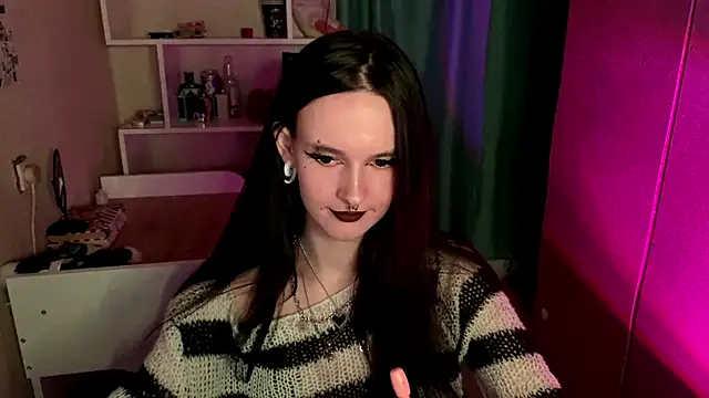 MabelDefina online show from May 5, 2026, 5:04 am