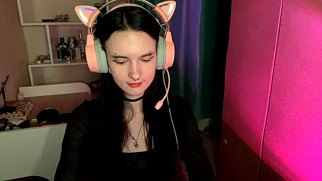 MabelDefina online show from May 14, 2026, 5:03 am