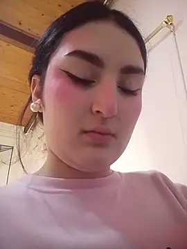 zoe moon   online show from May 8, 2026, 11:04 am