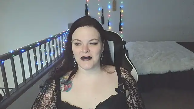 Snapshot of VixieNyx chatting on February 24, 2026, 5:22 pm VixieNyx online show from February 24, 2026, 5:22 pm