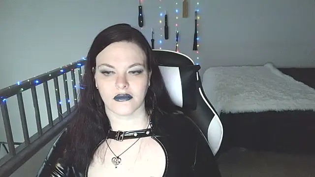 Snapshot of VixieNyx chatting on February 27, 2026, 5:02 pm VixieNyx online show from February 27, 2026, 5:02 pm