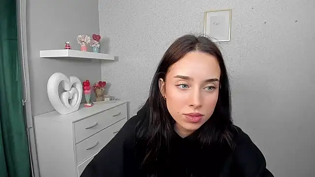 Snapshot of AdeleSolo chatting on March 24, 2026, 6:29 am AdeleSolo online show from March 24, 2026, 6:29 am