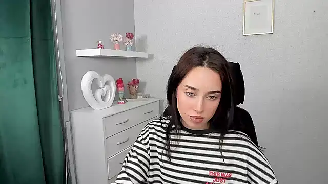 Snapshot of AdeleSolo chatting on March 30, 2026, 5:41 am AdeleSolo online show from March 30, 2026, 5:41 am