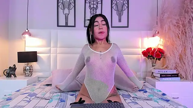 Mia Bailey  online show from March 5, 2026, 3:24 am