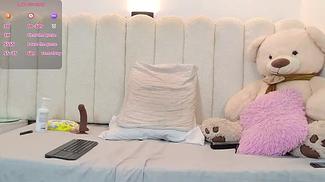 Snapshot of Ruby_cruzz chatting on March 9, 2026, 10:14 pm Ruby cruzz online show from March 9, 2026, 10:14 pm