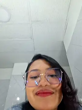 Snapshot of SweetMilie_gh chatting on March 15, 2026, 3:45 am SweetMilie gh online show from March 15, 2026, 3:45 am